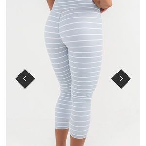 NWOT Kiava Stretch Stripe Capris